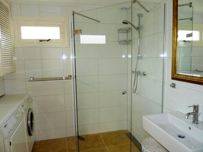 House | Bathroom - Coastal Stay With Private Driveway (Koudekerke)
