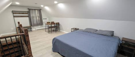 1 bedroom, desk, WiFi, bed sheets
