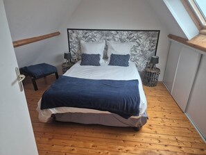 Iron/ironing board, Internet, bed sheets - Chalet between land and sea (Ambrumesnil)