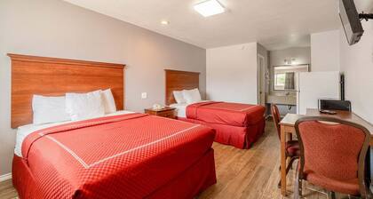 2 Queen Beds with Kitchenette Non-Smoking