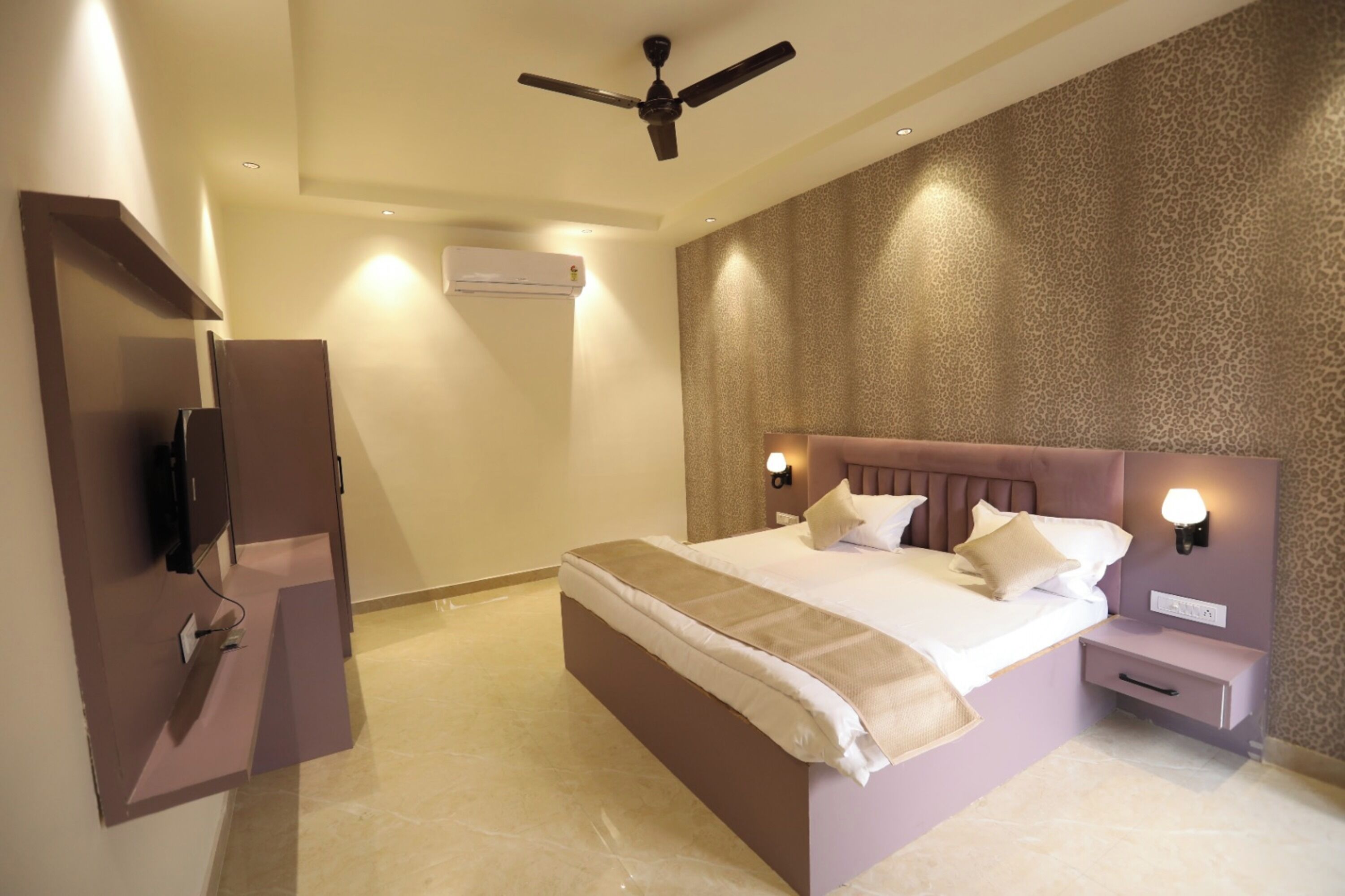 Rollaway beds, bed sheets