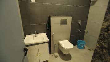 Douche, articles de toilette gratuits, savon