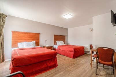 2 Queen Bed|Smk|Falfurrias TX