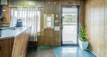 King Bed|Smoking|Falfurrias TX