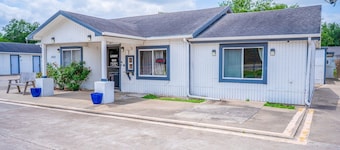 King Bed|Smoking|Falfurrias TX