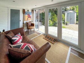 Interior - 3 bedroom accommodation in Sandilands (Sandilands)
