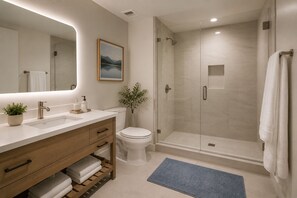 Classic-Zimmer | Badezimmer | Kostenlose Toilettenartikel, Haartrockner, Handtücher, Seife
