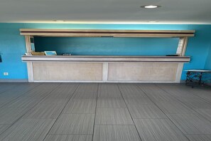 Lobby - Queen Bed with Kitchenette Non - Smoking (Port Lavaca)