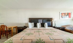 Free WiFi - Queen Bed with Kitchenette Non - Smoking (Port Lavaca)