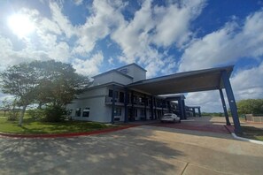 Exterior - King Bed Accessible Smoking (Port Lavaca)