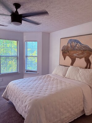 Room - Cozy 3BR Home Minutes from Airport & Downtown (Atlanta)