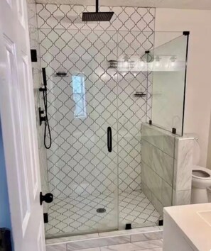 Bathroom - Cozy 3BR Home Minutes from Airport & Downtown (Atlanta)