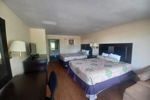 Room - 2 Queen Beds Non-Smoking (Port Lavaca)
