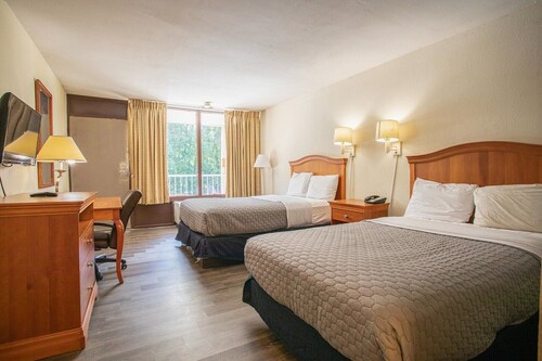2 Full Bed|Smoking|Greensboro