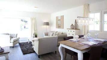 House | Dining