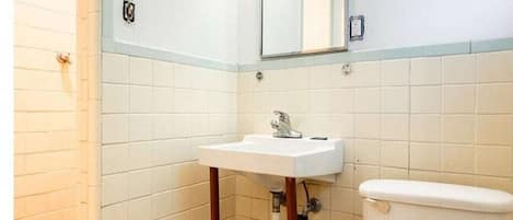 Shower, towels