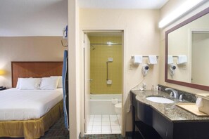 Bathroom - King Bed | Non Smoking | Harriman (Harriman TN)