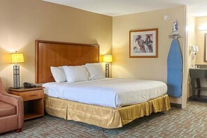 Room - King Bed | Non Smoking | Harriman (Harriman TN)