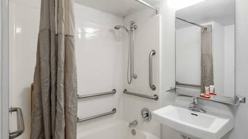 Shower, towels