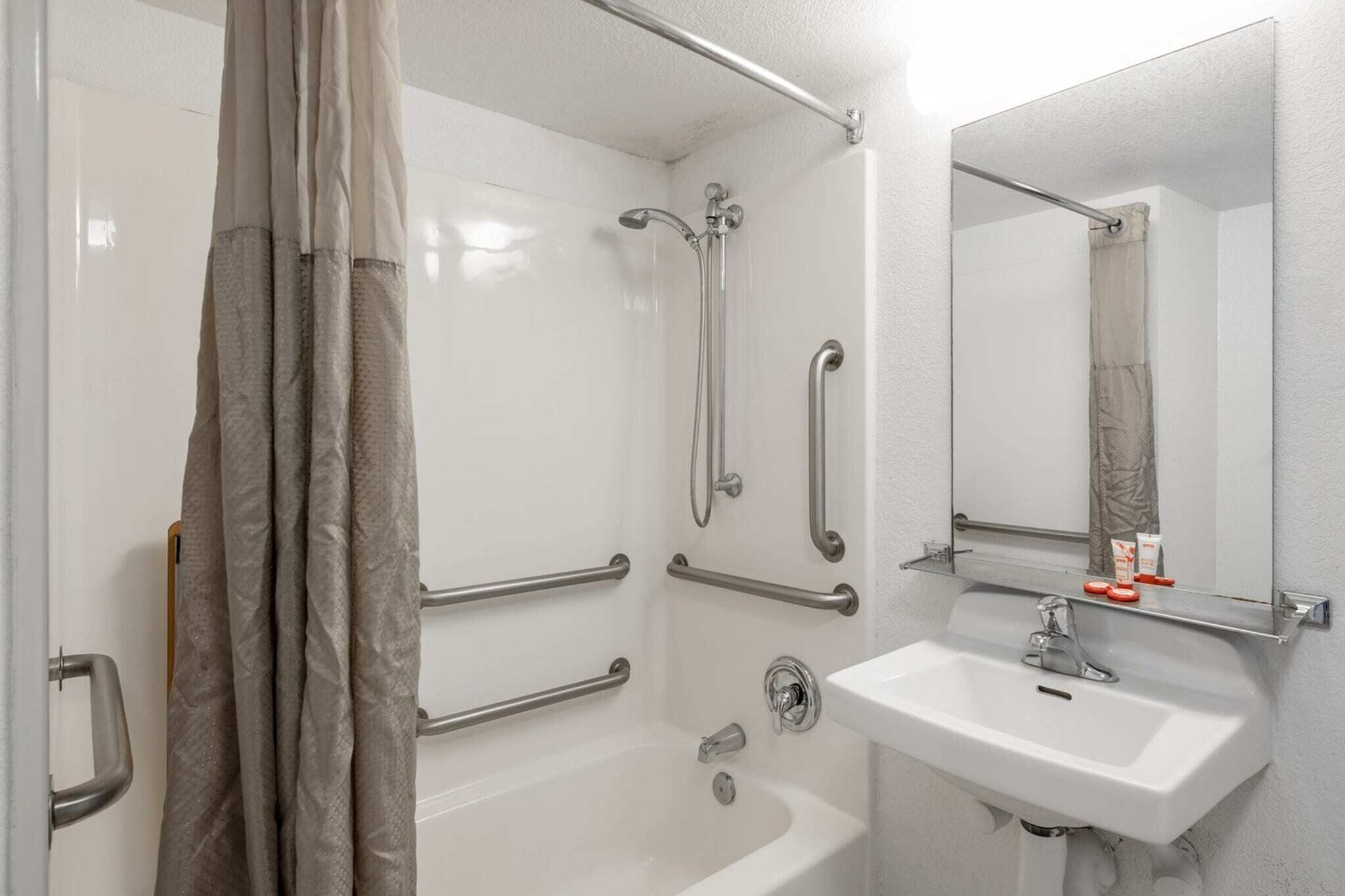 Shower, towels