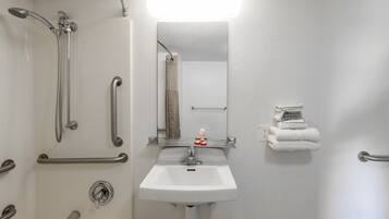 Douche, serviettes fournies