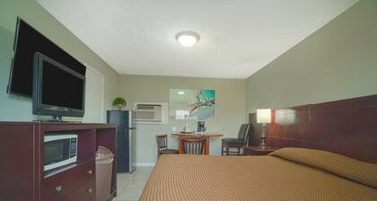 Cape Coral FL | King bed