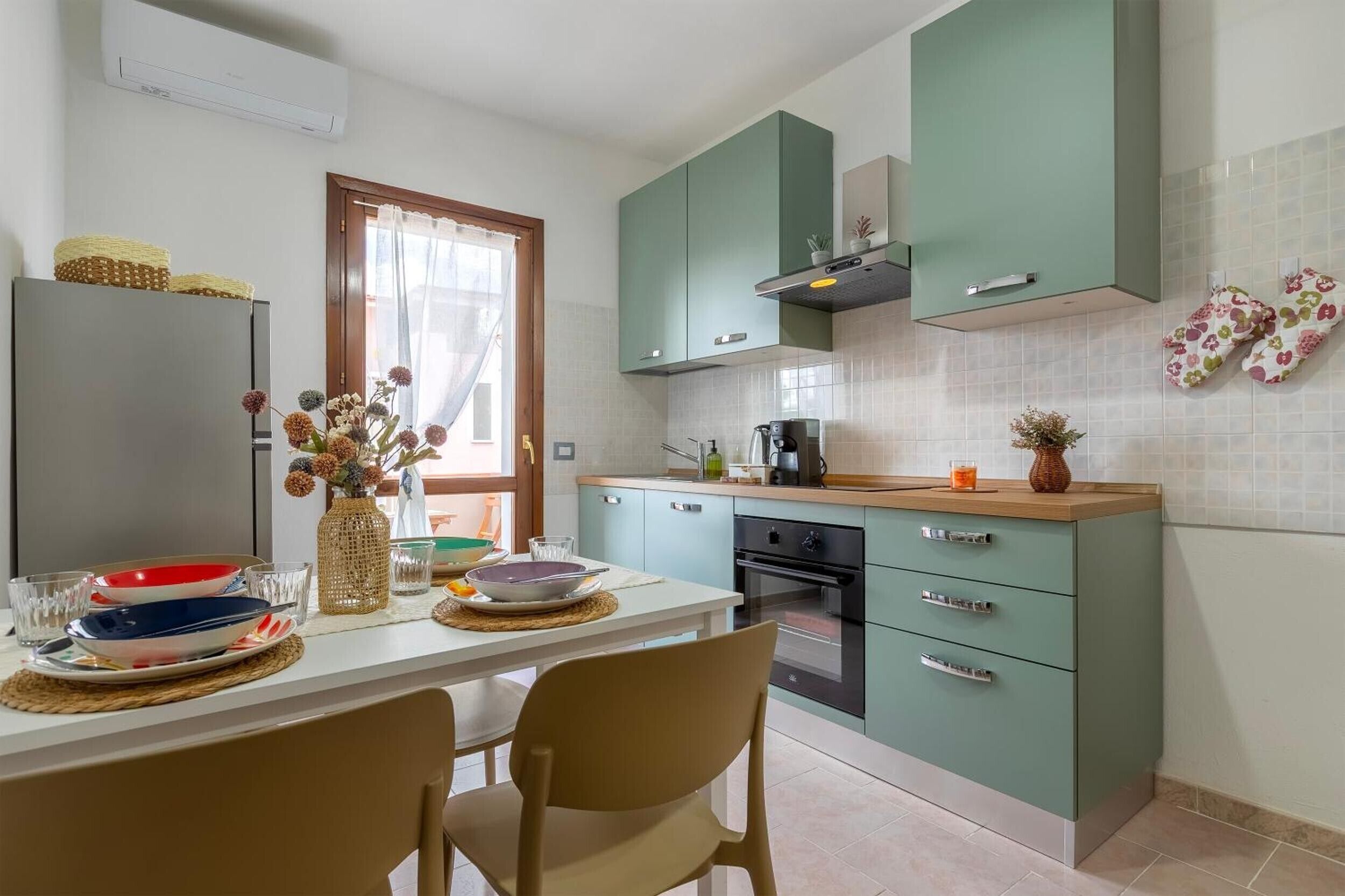 Kühlschrank, Ofen, Herdplatte, Geschirrspüler