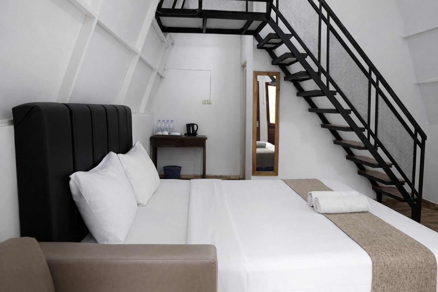 Villa Kayu Exclusive | Blendingsgardiner, strykejern/-brett og sengetøy