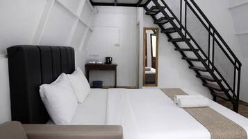 Villa Kayu Exclusive | Blendingsgardiner, strykejern/-brett og sengetøy