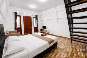 Villa Duplex Kerucut | Blackout drapes, iron/ironing board (on request), bed sheets