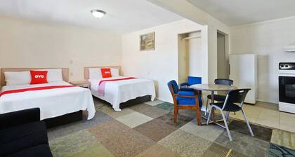 2 Full Beds with Kitchenette