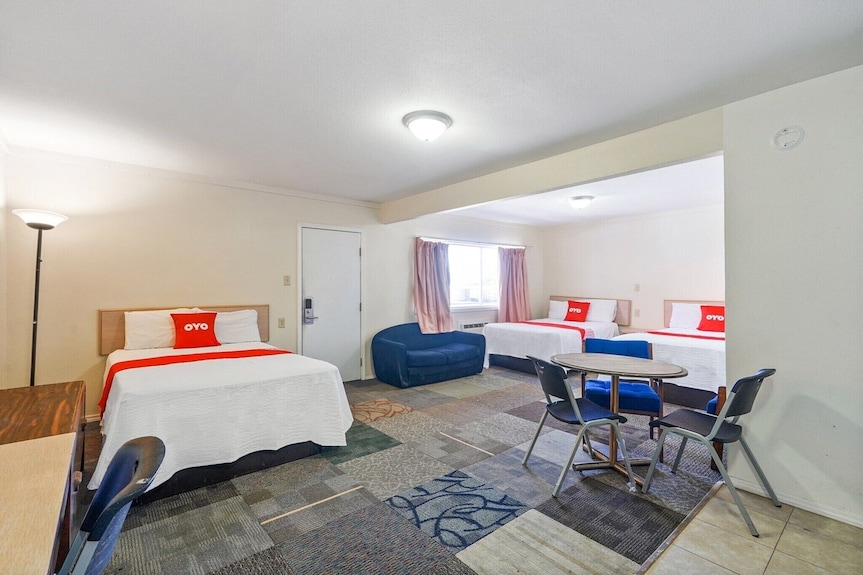 3 Full Bed With Kitchenette - Alpine, TX