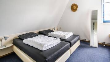 5 bedrooms, individually furnished