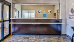 Lobby - 2 Full Beds Suite with Kitchenette Smoking (Beaumont TX)