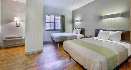 2 Full Beds Suite with Kitchenette Smoking