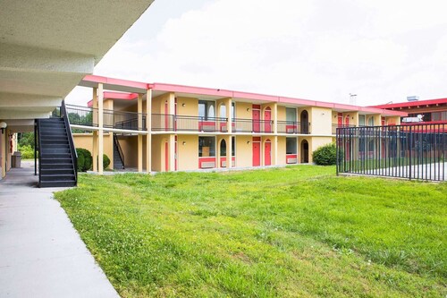 2 Queen Bed|Doswell VA