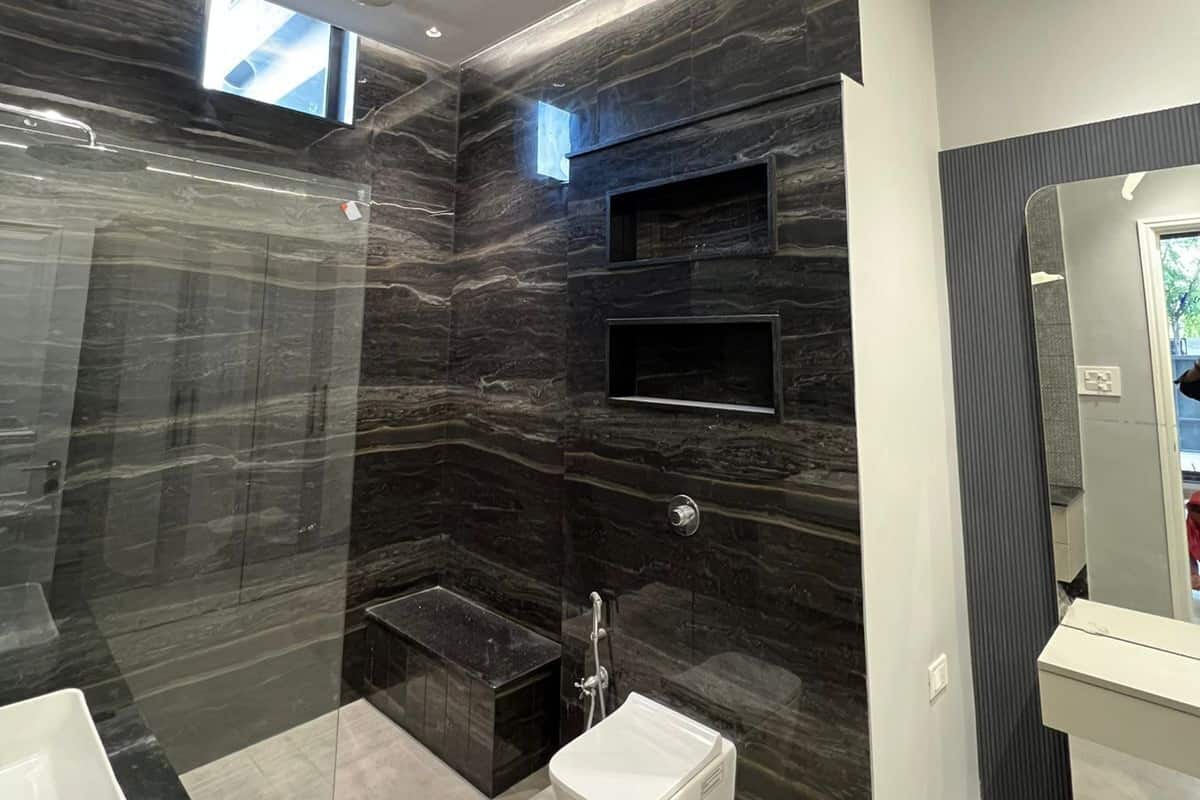 Habitación Deluxe | Baño | Regadera, amenidades de baño gratuitas, toallas, jabón