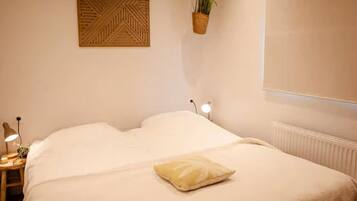 1 bedroom, individually furnished