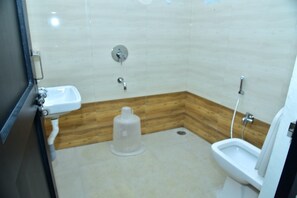 Deluxe Double Room | Bathroom | Shower, free toiletries, towels, soap - Wine and Dine Rooms (Chikkamagaluru)