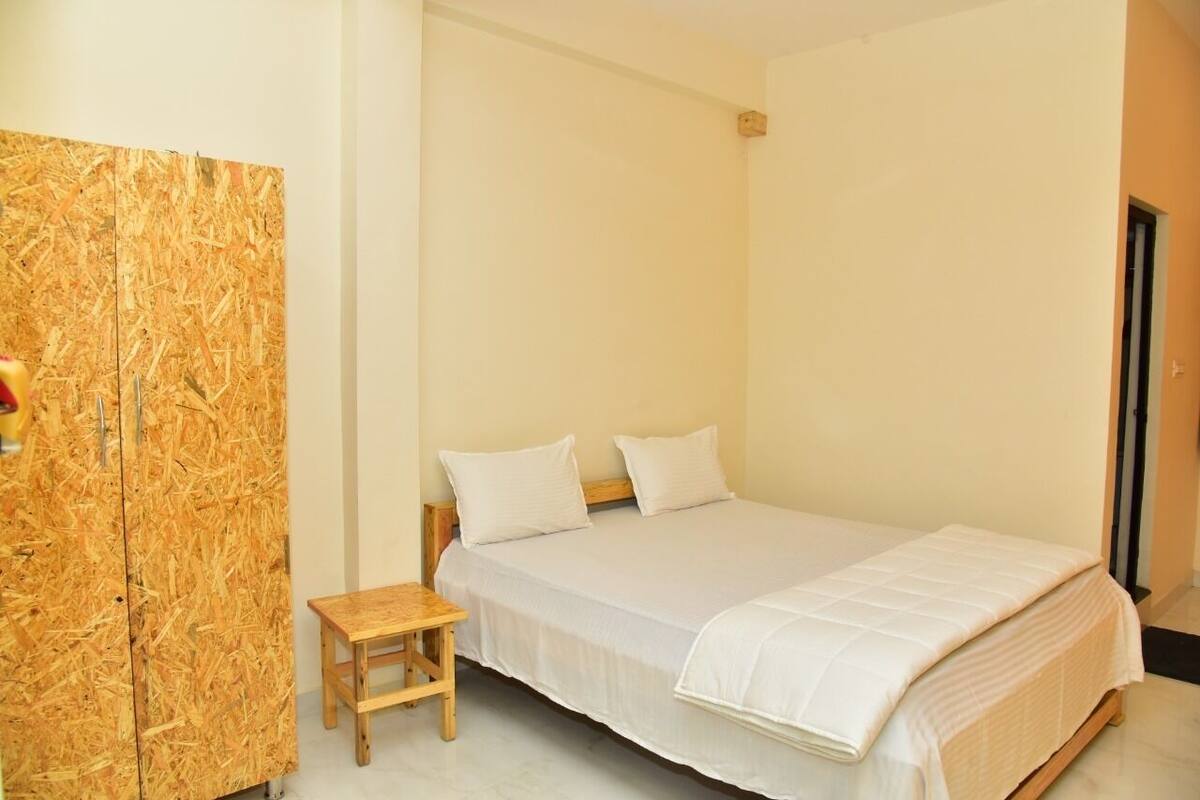 Standard Double Room | Meja, Wi-fi percuma 