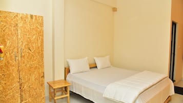 Standard Double Room | Desk, free WiFi