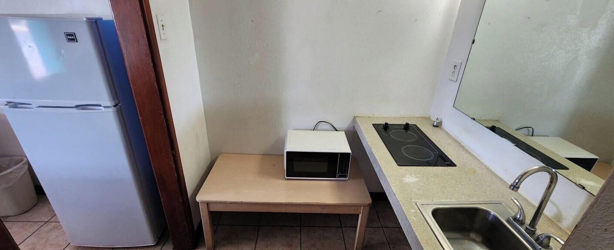Fridge, microwave