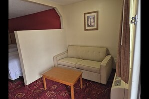 Living area - King Bed Accessible Non-Smoking (Chickamauga)