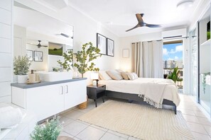 WiFi, bed sheets - Snowy Love - CBD, Parking & Cozy (Darwin City)