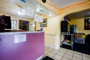Lobby - Chapmanville WV|2 Full Bed (Chapmanville WV)