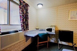 Interior - Chapmanville WV|2 Full Bed (Chapmanville WV)