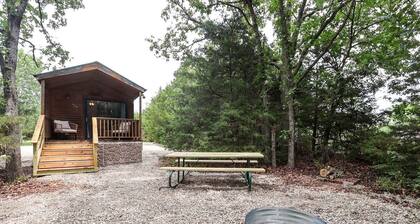 Idyllic Rental Cabin for Romantic Getaways and Outdoor Adventures by Toronto Lake, Kansas