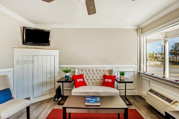 Entrance / Reception