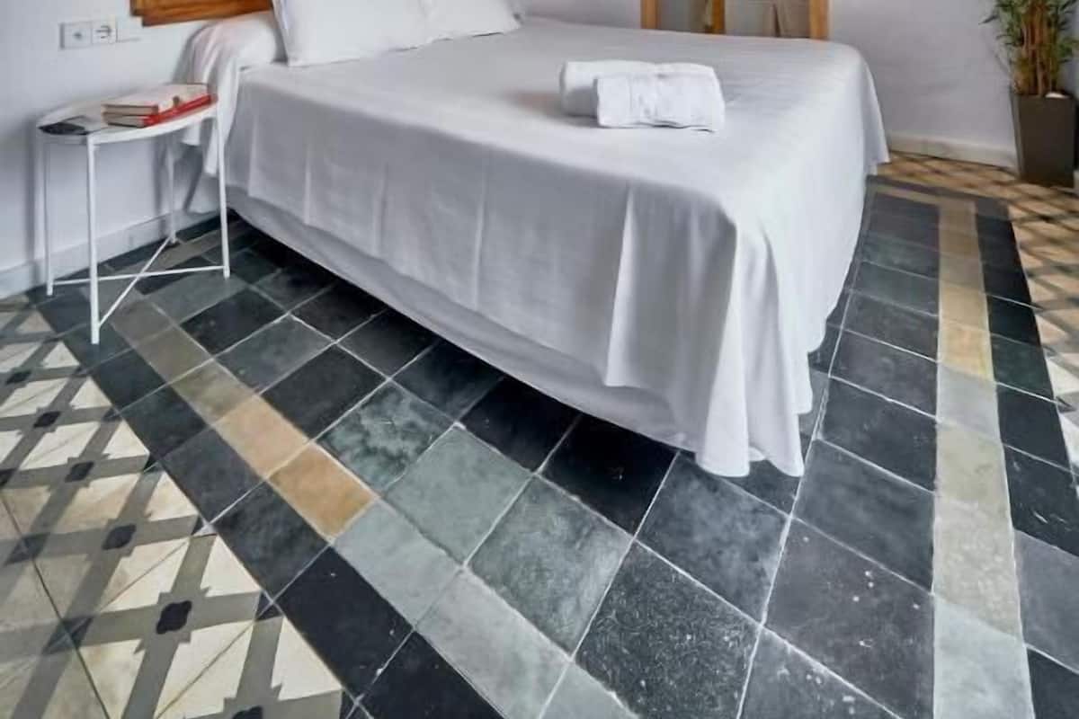 Economy Double Room | WiFi (free)