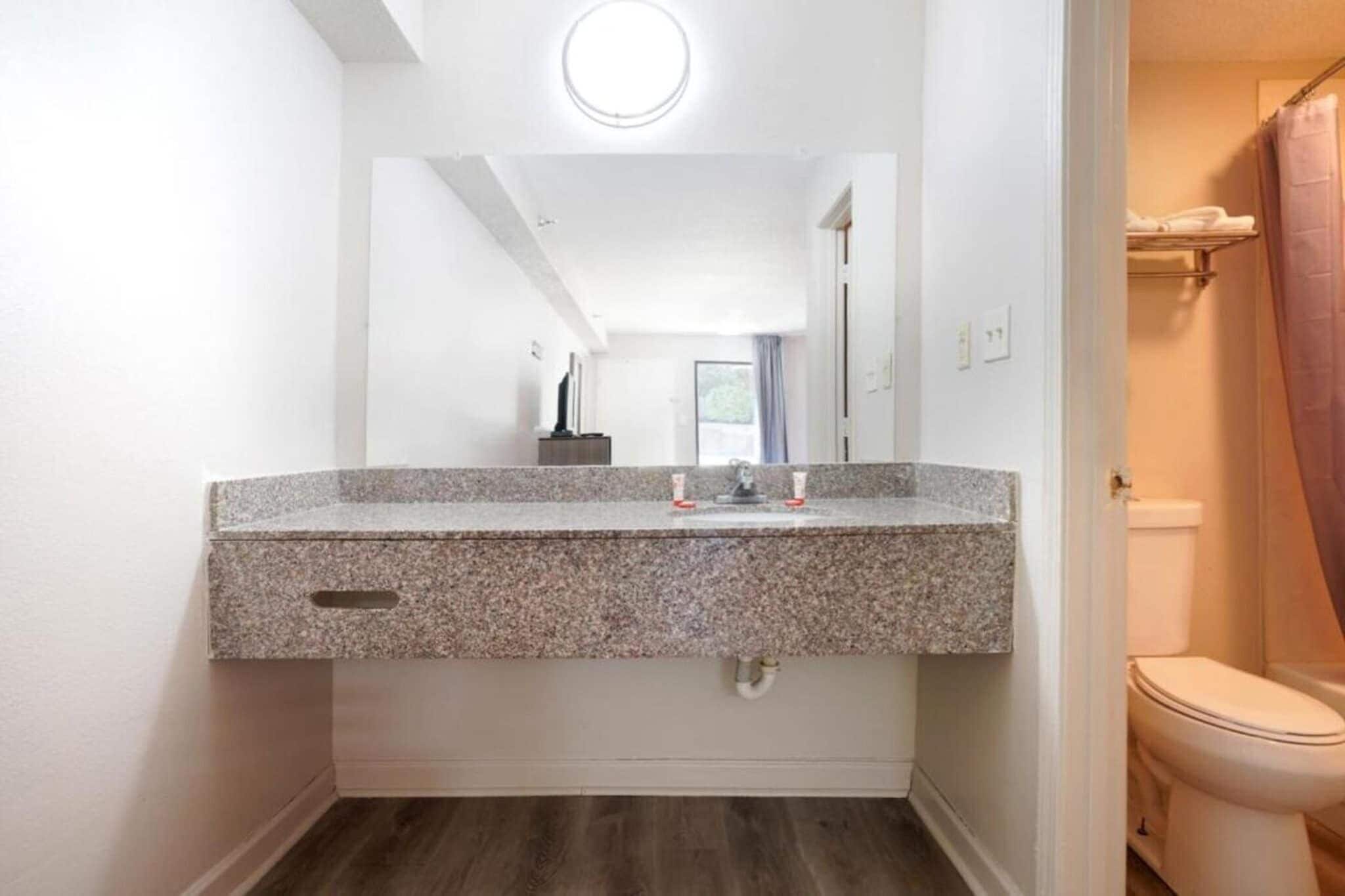 Shower, towels